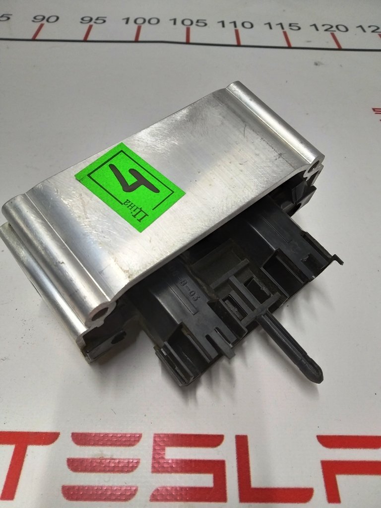 19 ASY,SIGNAL PLUG,LV RAPID MATE,MDLS Tesla model S, model S REST 1003915-10-F